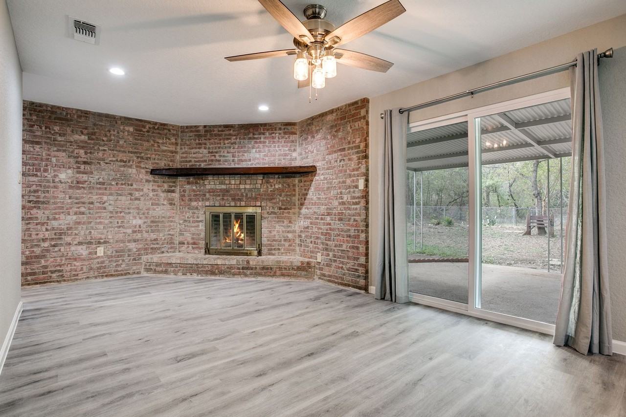 4238 Havenview Dr - Photo 2 of 14