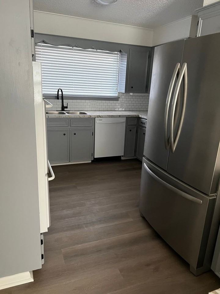 113 Shalimar Dr - Photo 2 of 14