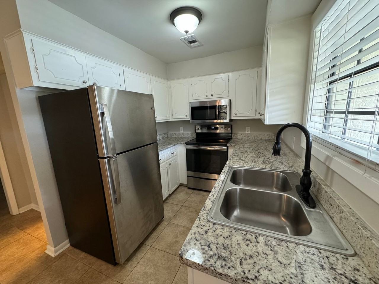 707 Mclarty Rd - Photo 5 of 18