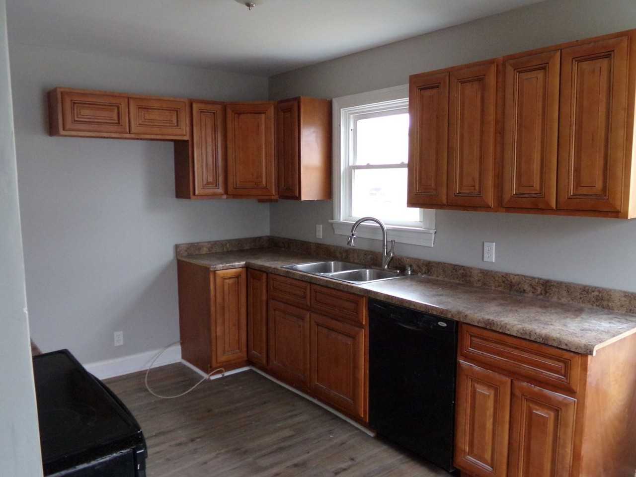 10207 Leitchfield Rd - Photo 2 of 13