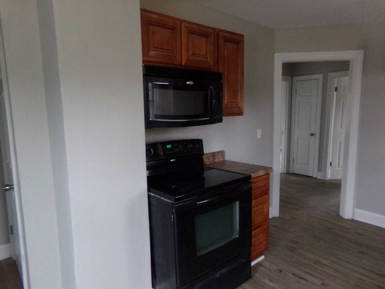 10207 Leitchfield Rd - Photo 3 of 13