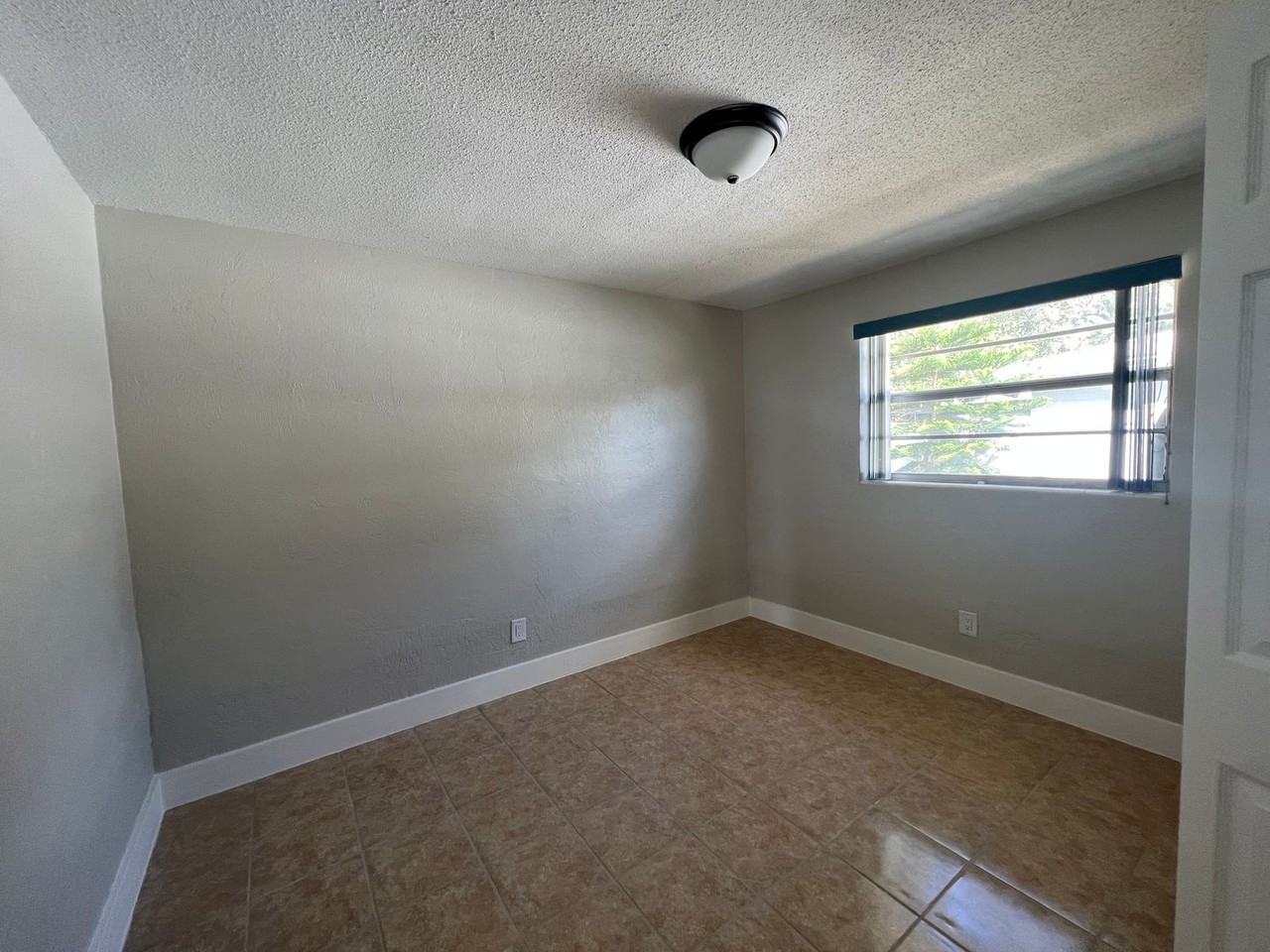 Magnolia Apartments - Photo 3 of 26