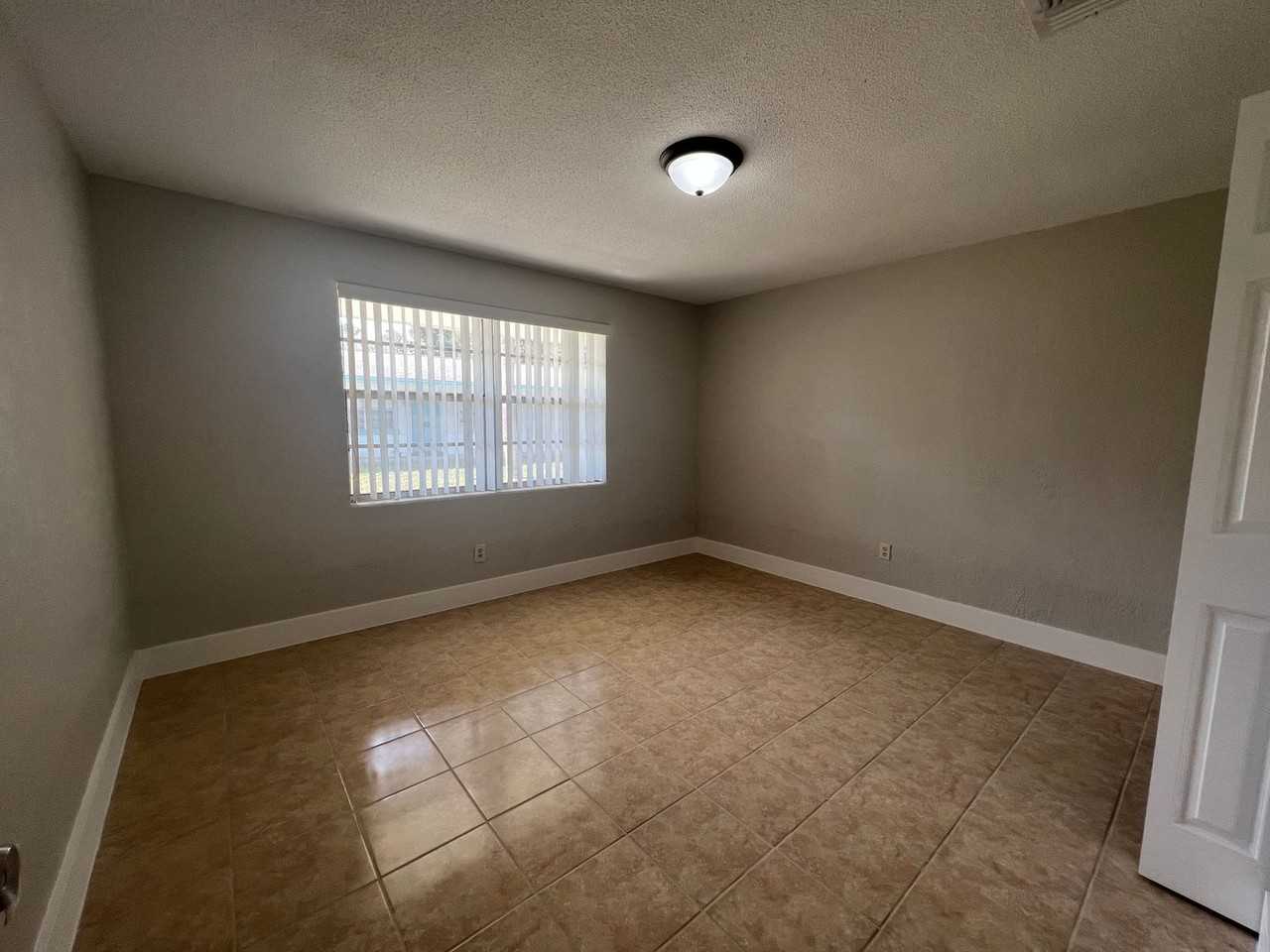 Magnolia Apartments - Photo 4 of 26