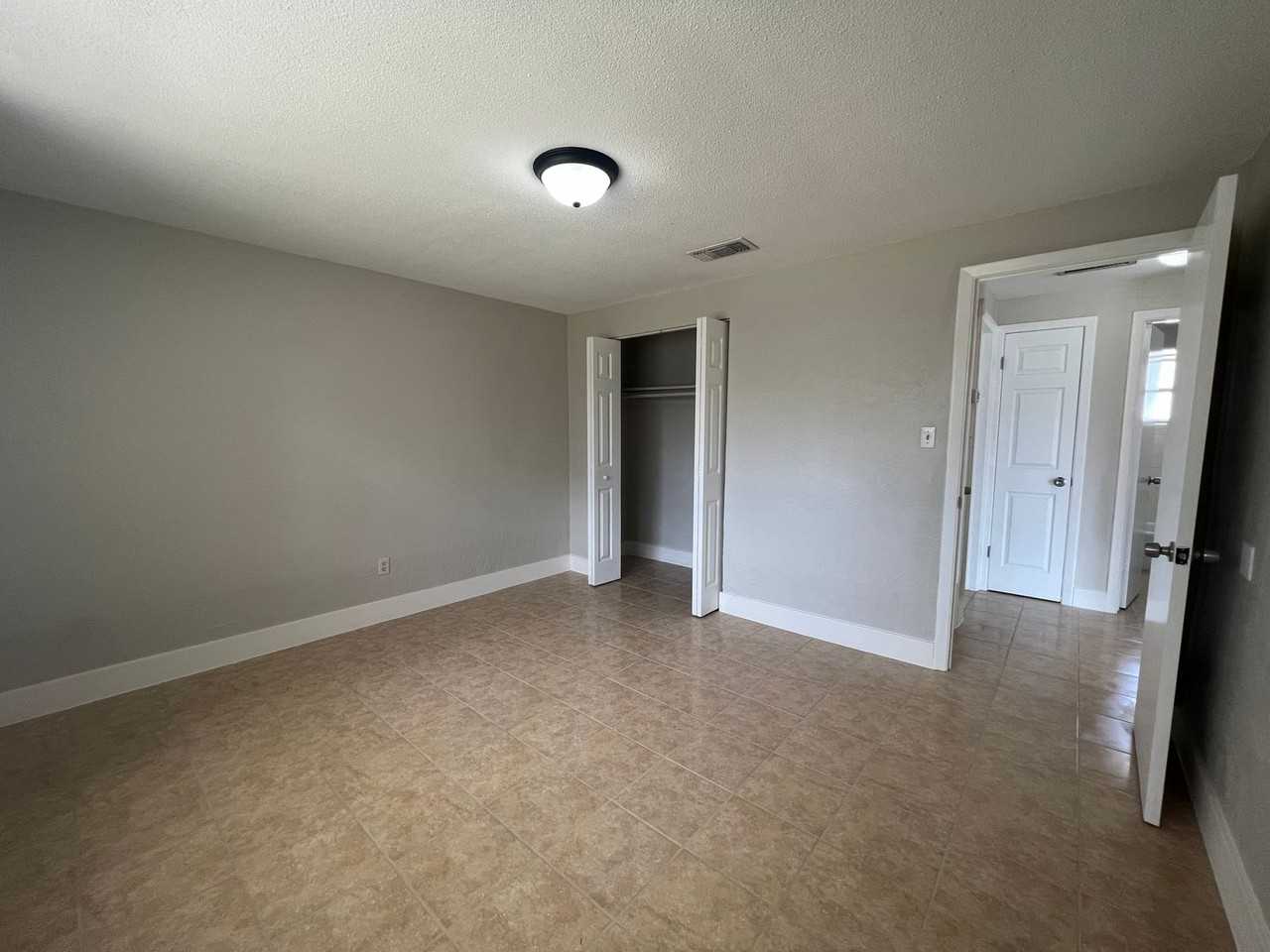 Magnolia Apartments - Photo 5 of 26