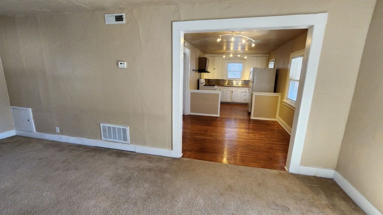223 Nw 24th St #B - Photo 2 of 20