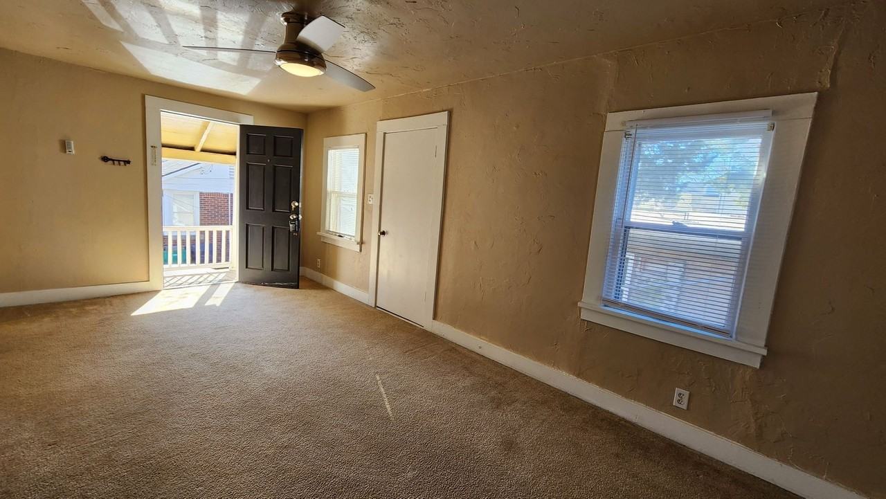 223 Nw 24th St #B - Photo 4 of 20