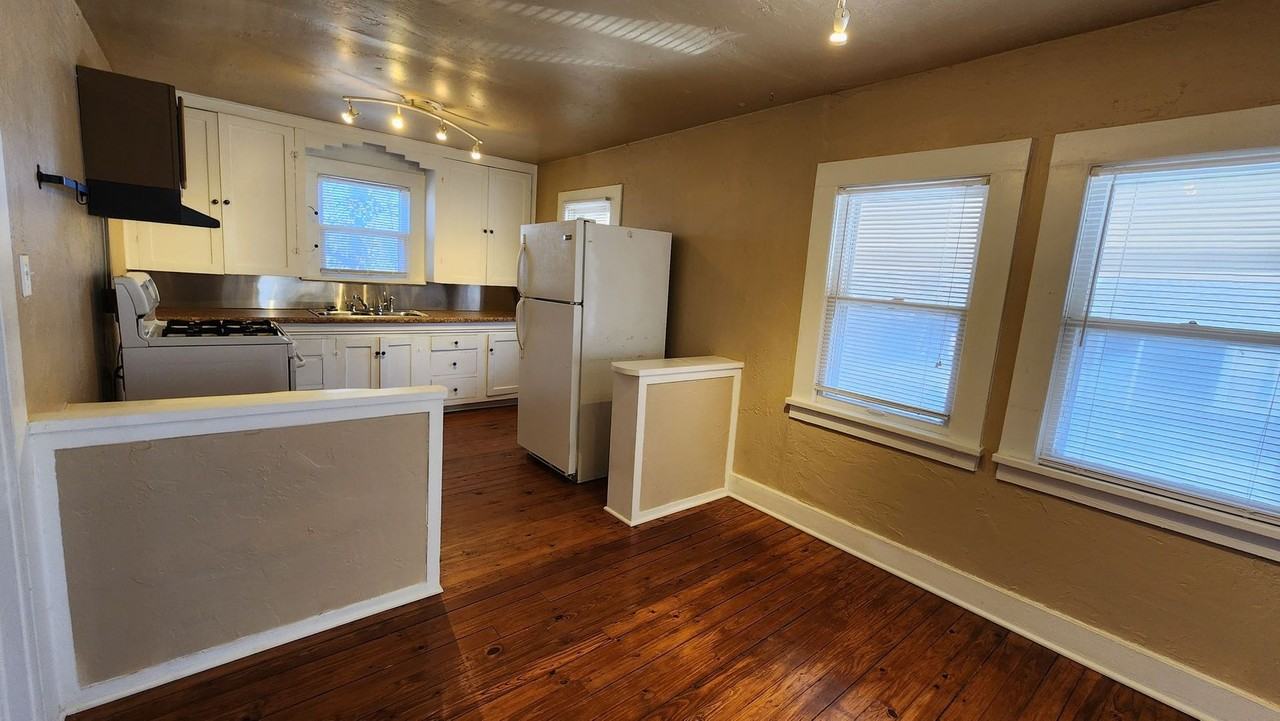 223 Nw 24th St #B - Photo 6 of 20