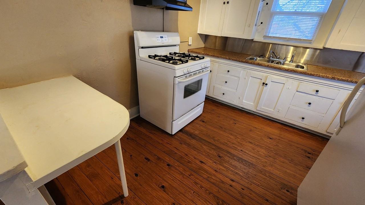 223 Nw 24th St #B - Photo 7 of 20