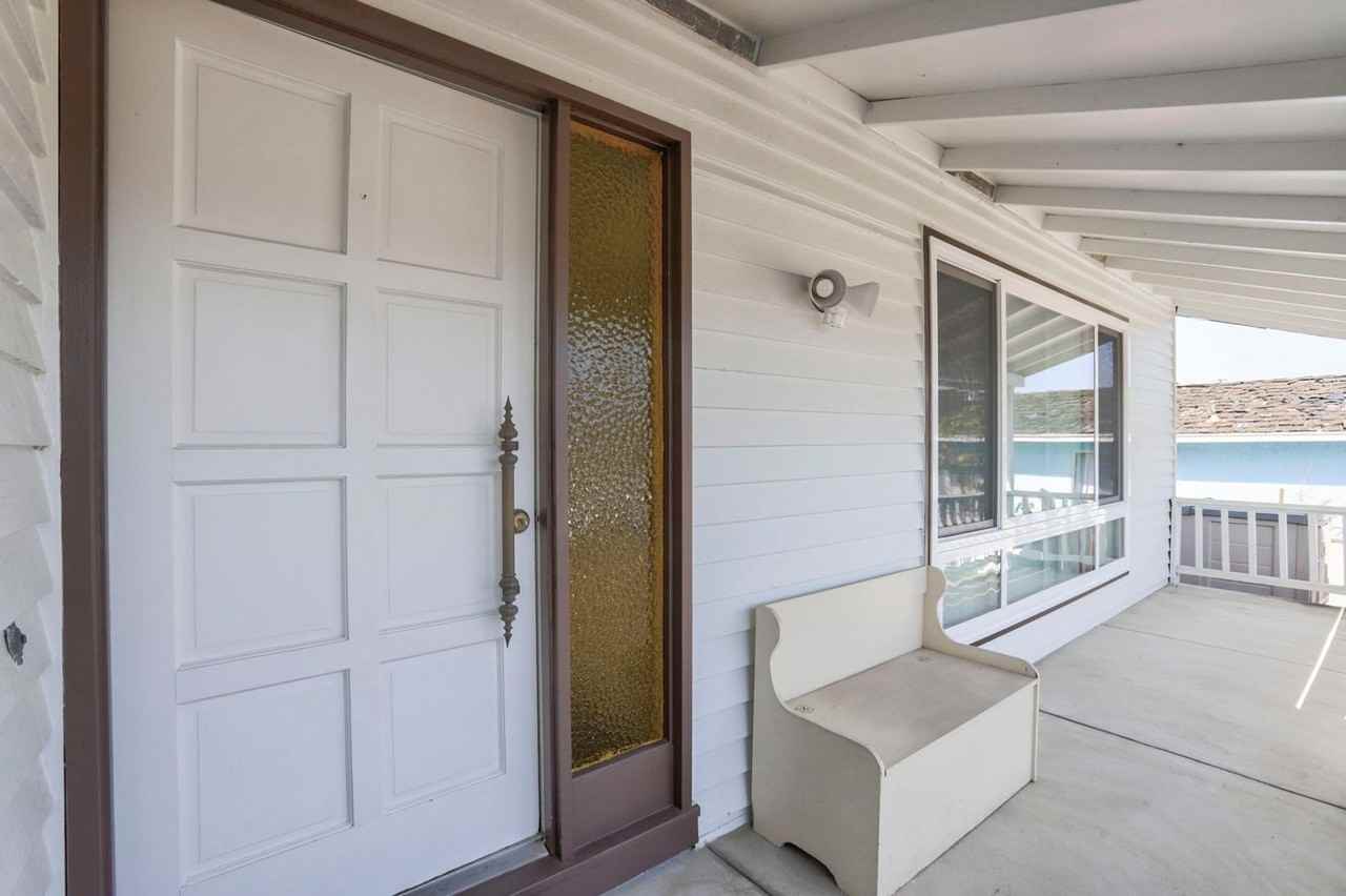 330 Sea Horse Ct - Photo 2 of 23