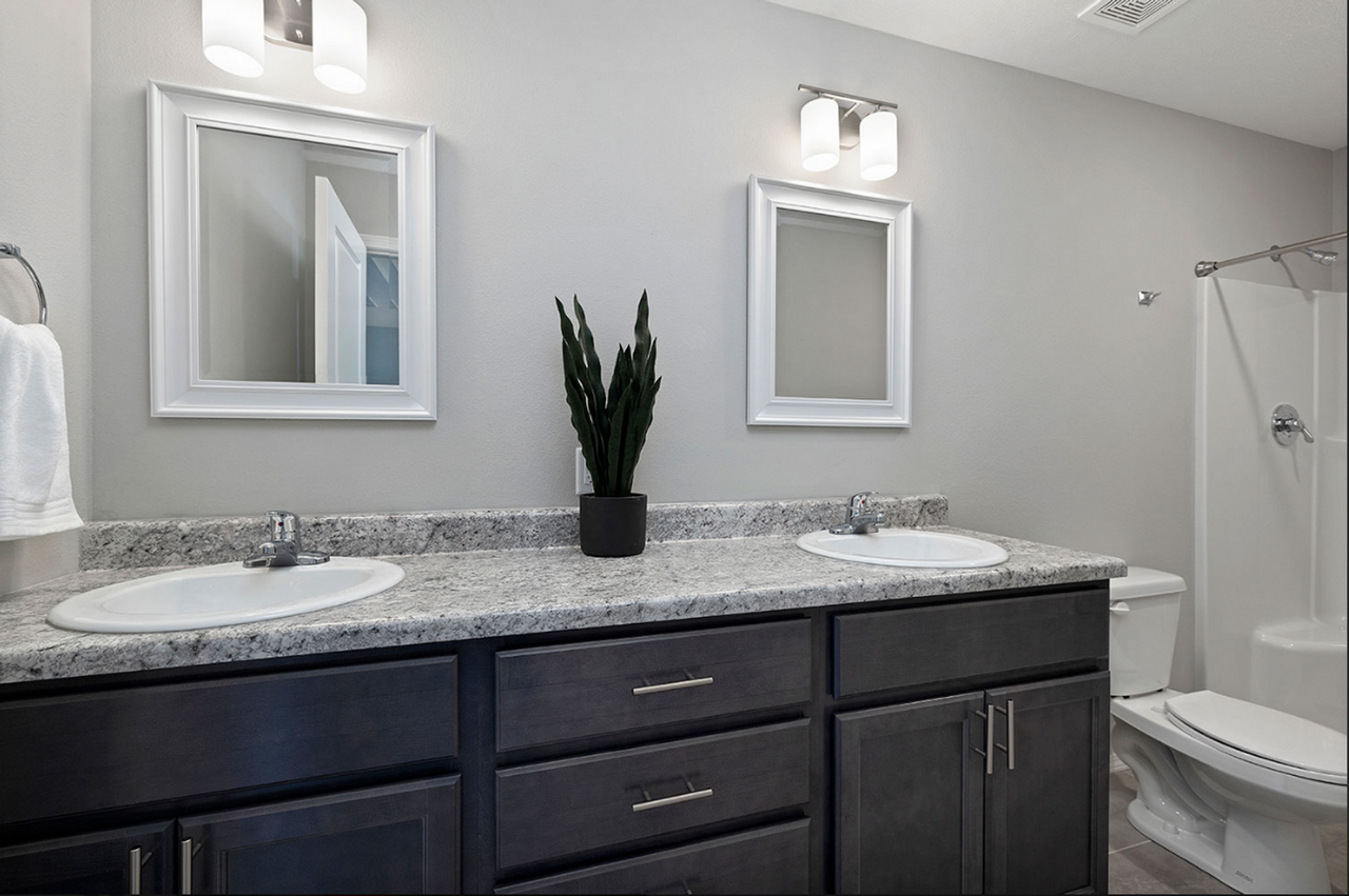 1449 E Broughton St - Photo 3 of 14