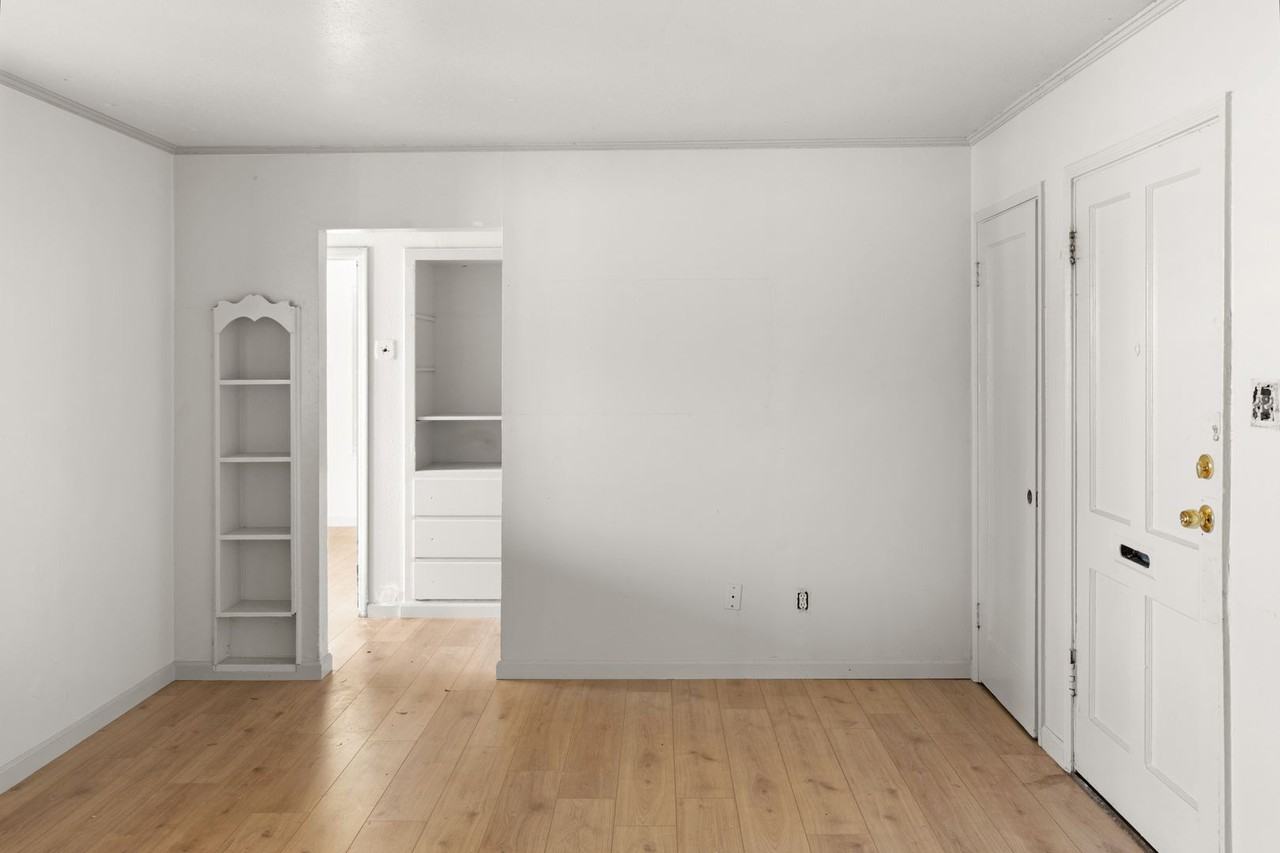 9920 Hesket Rd - Photo 3 of 7