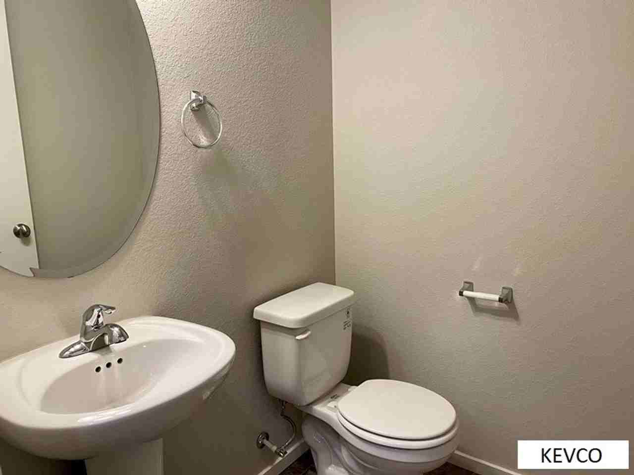 380 Pint St - Photo 6 of 21