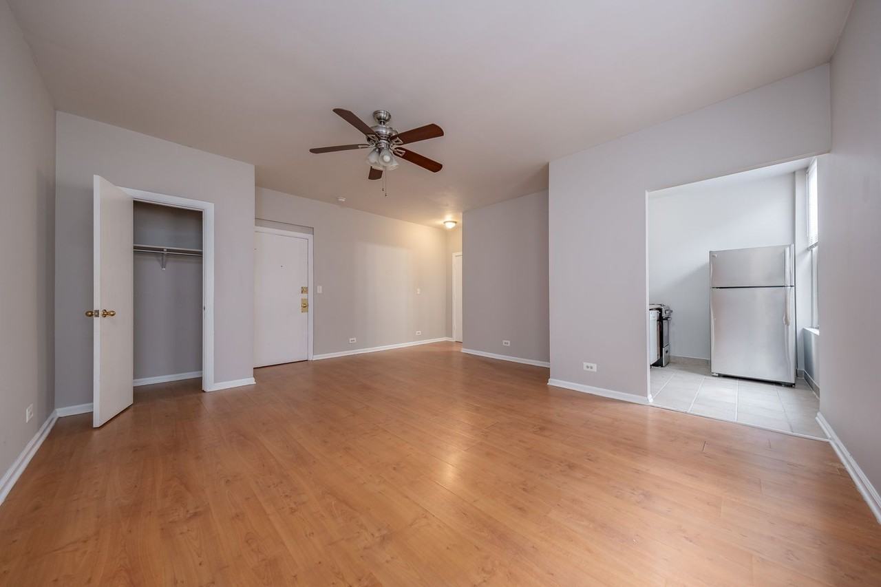 5511 Kenmore LLC - Photo 4 of 8