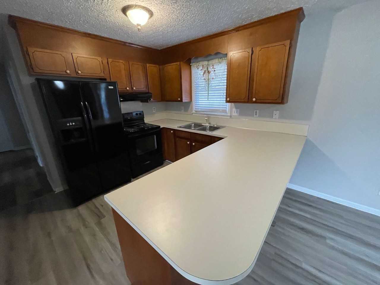 124 Centerfield Dr - Photo 6 of 21