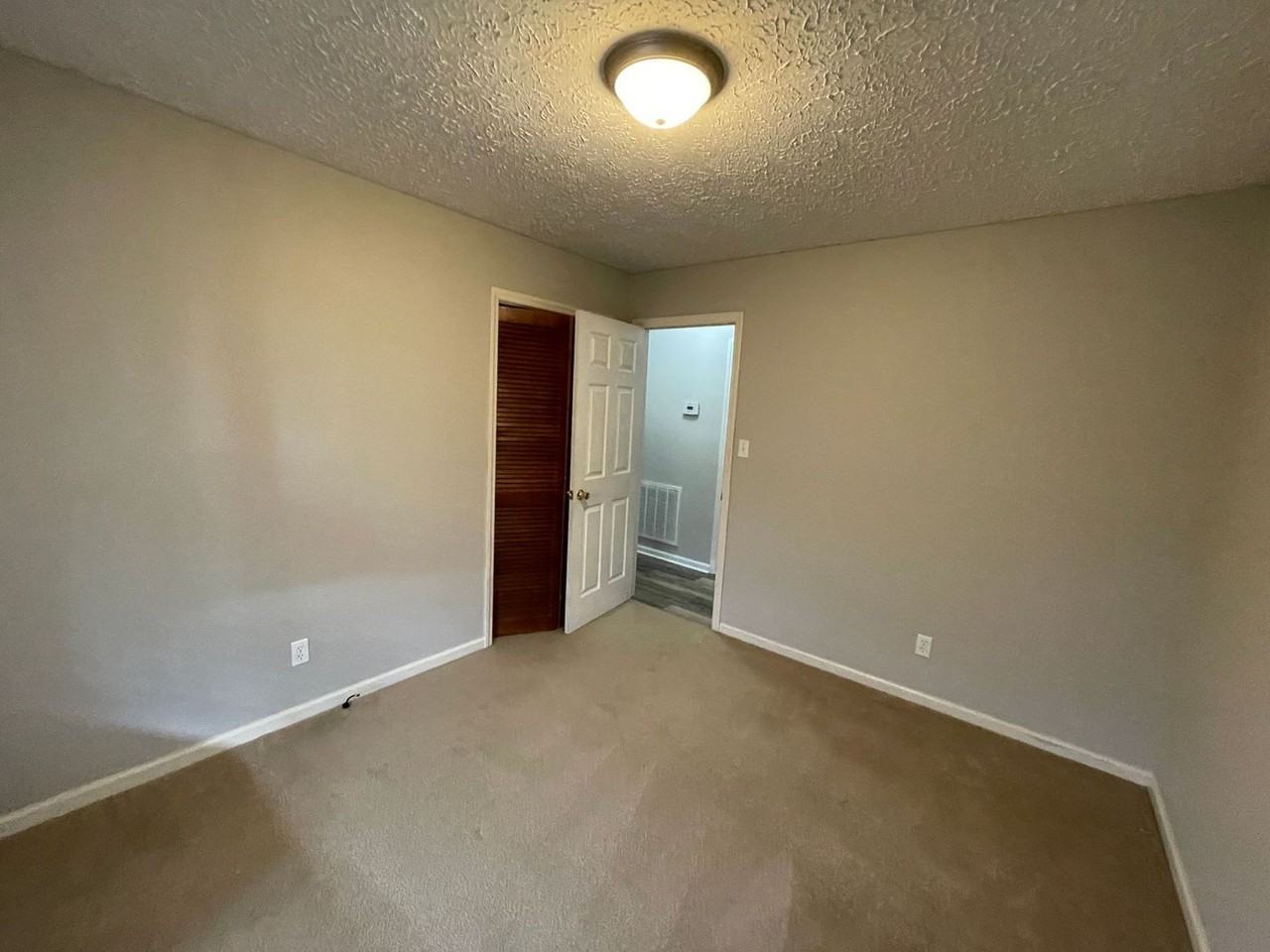 124 Centerfield Dr - Photo 7 of 21