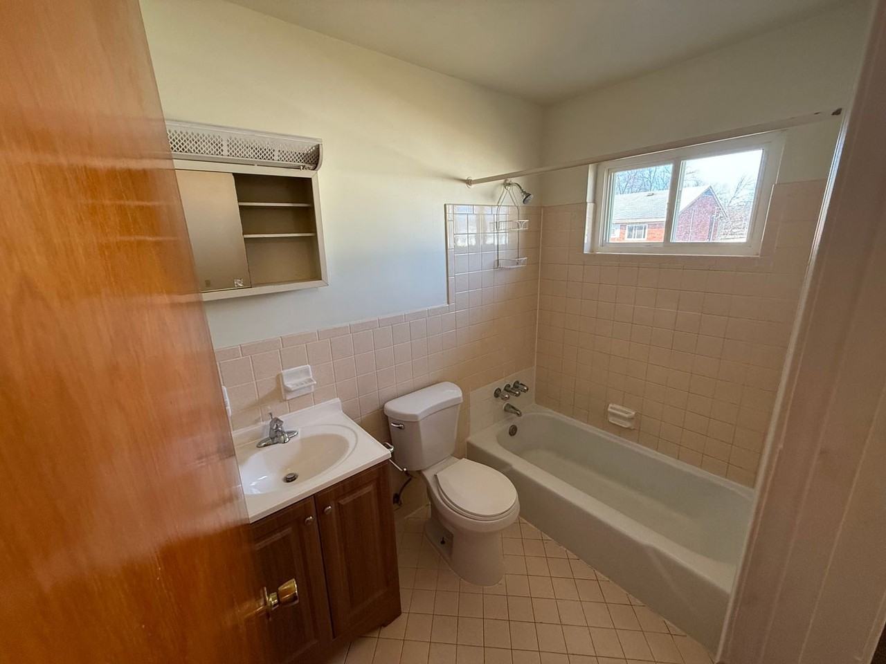 3205 Twin Oak Ln - Photo 3 of 4