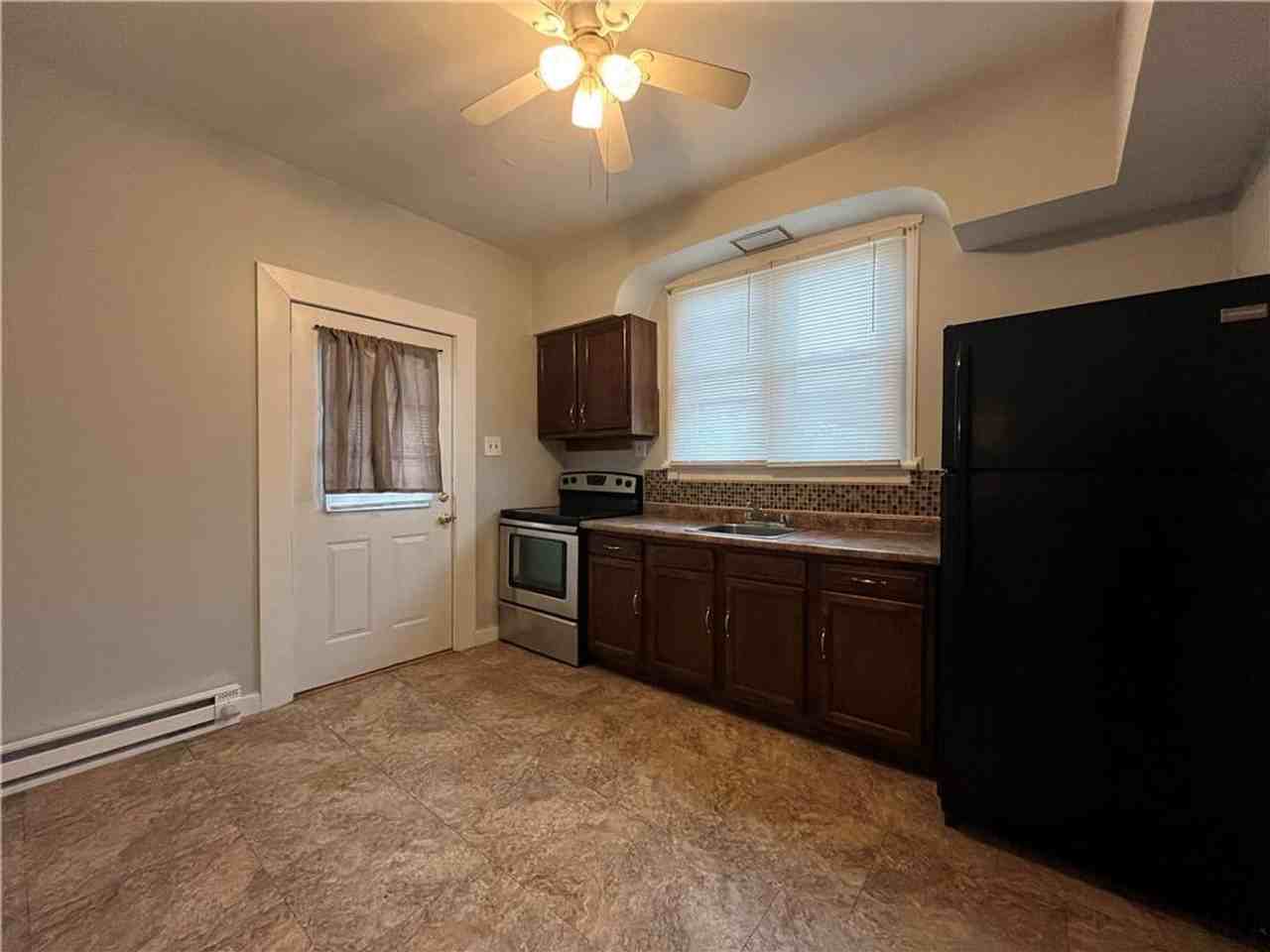 316 North St - Photo 3 of 16