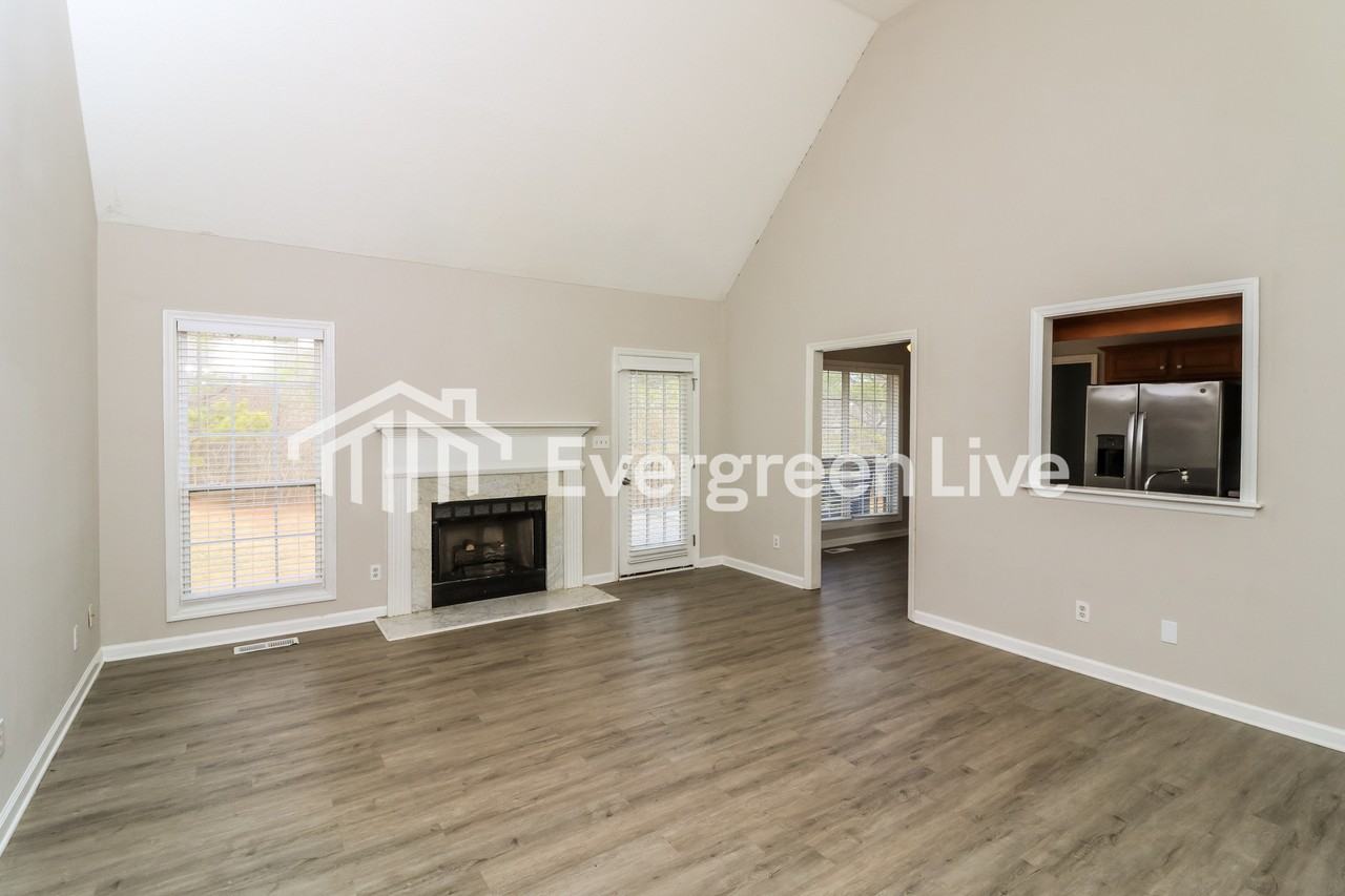 730 Calloway Dr - Photo 3 of 15