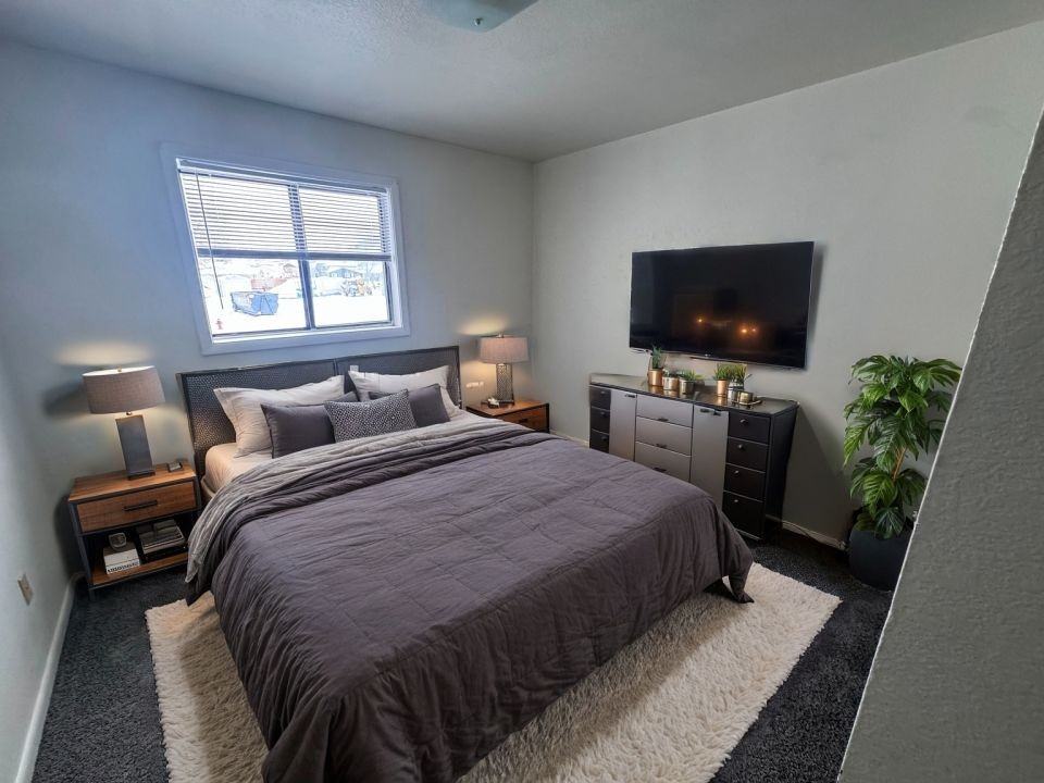 1216 Quinella Dr - Photo 4 of 5