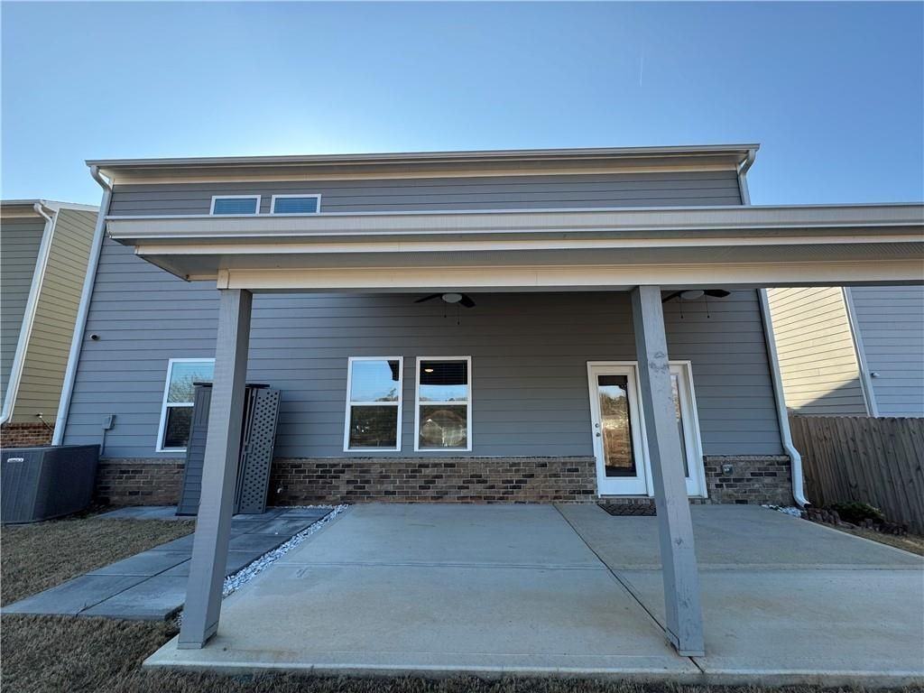 395 Knightsbridge Ln - Photo 2 of 25