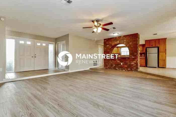 8235 Penwood Dr - Photo 3 of 16