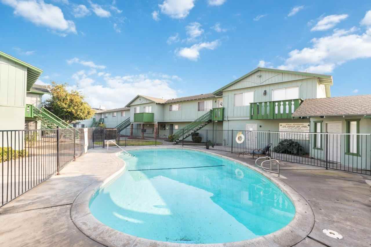 2330 East Ashlan Avenue - Photo 2 of 23