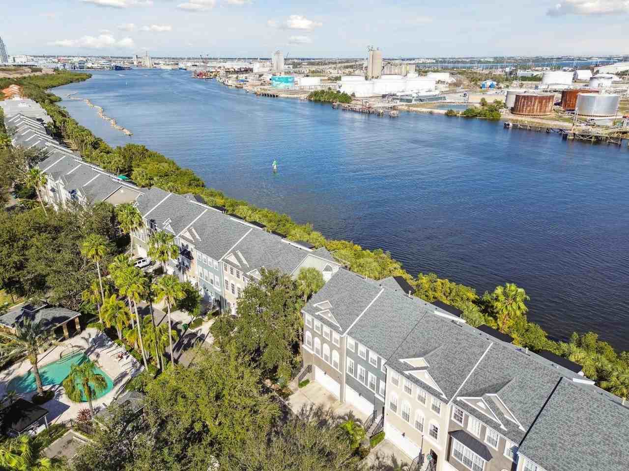 1464 Harbour Walk Rd - Photo 3 of 20