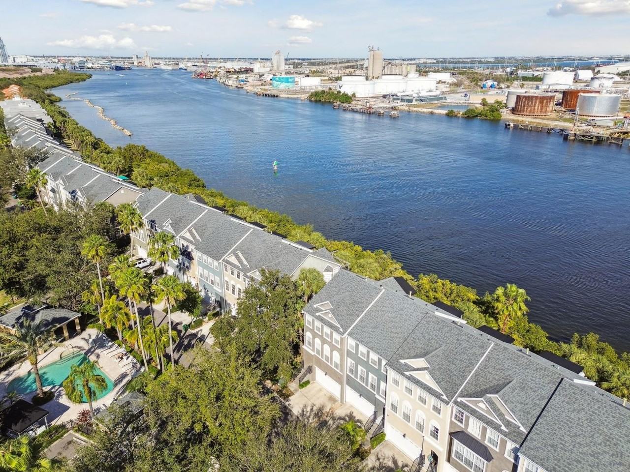 1464 Harbour Walk Rd - Photo 4 of 20