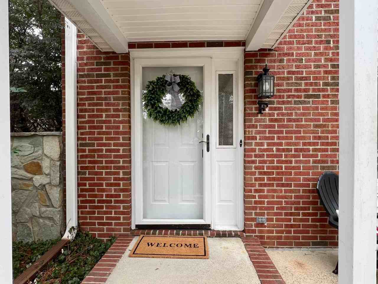 16 Pinehurst Manor Dr - Photo 2 of 10