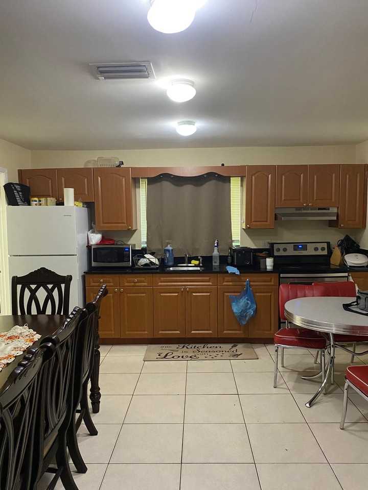 Nw 62nd Ave #NA - Photo 2 of 7