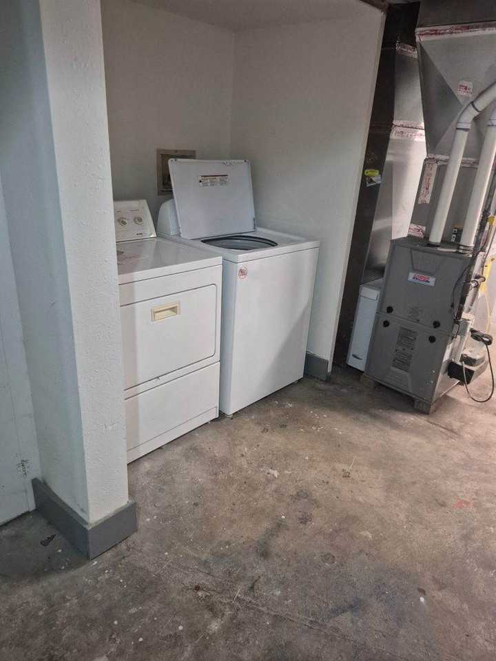 702 S Duluth Ave #3 - Photo 6 of 7