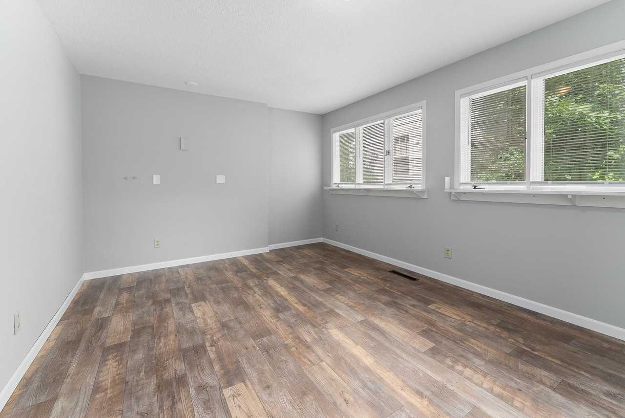 1110 S Main Ave - Photo 3 of 32