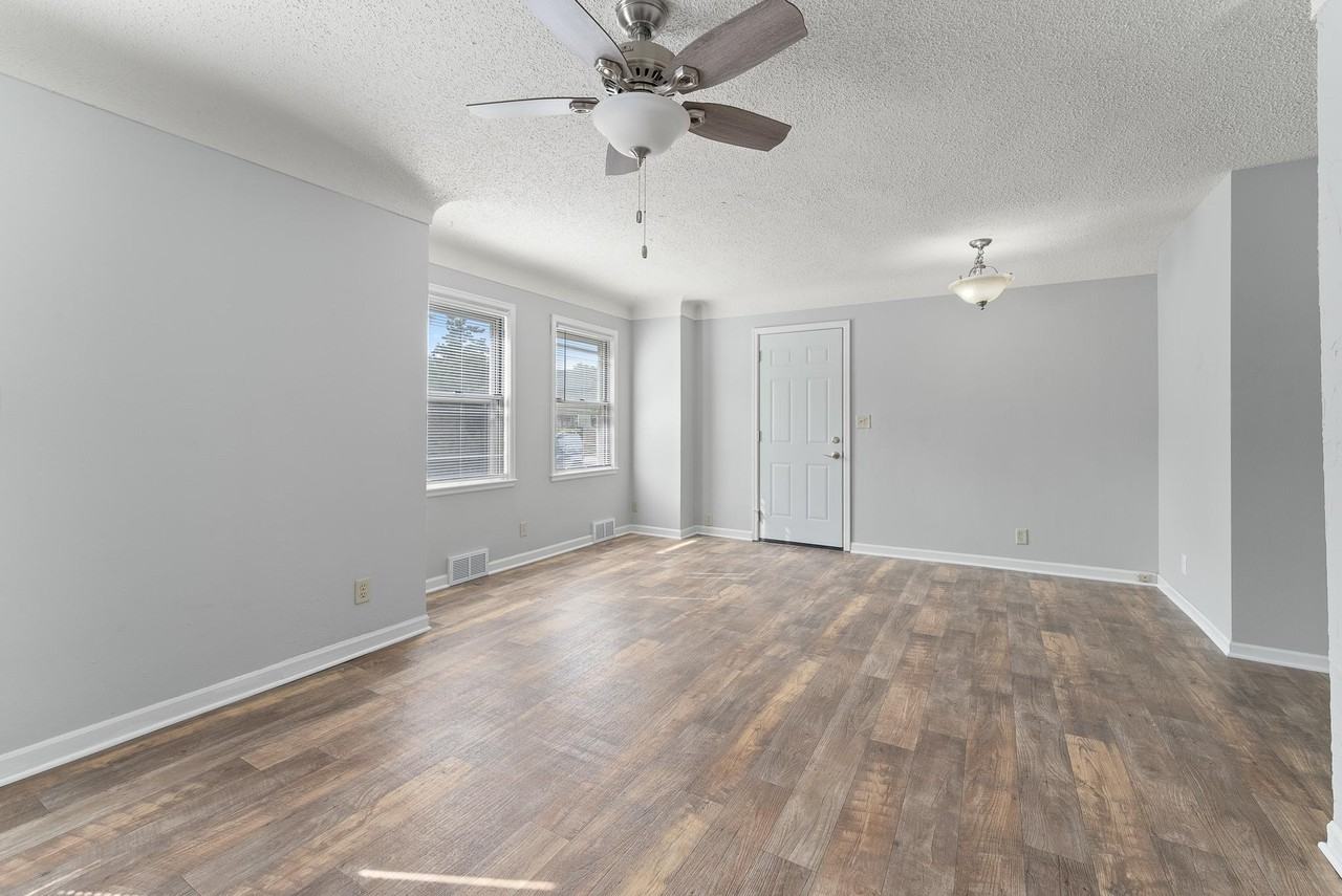 1110 S Main Ave - Photo 2 of 32