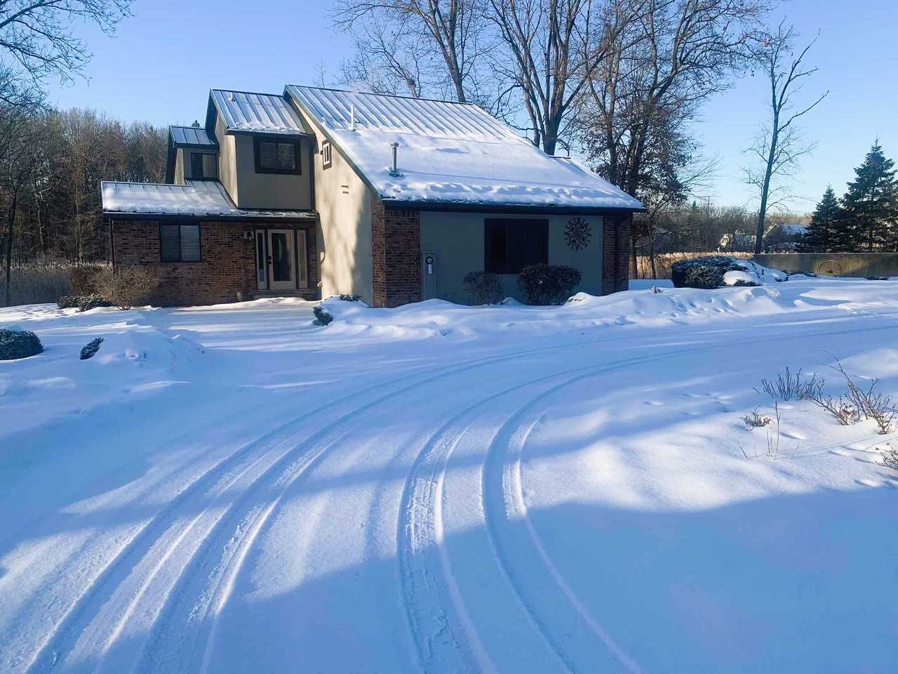 395 Pinewood St #NA - Photo 3 of 41