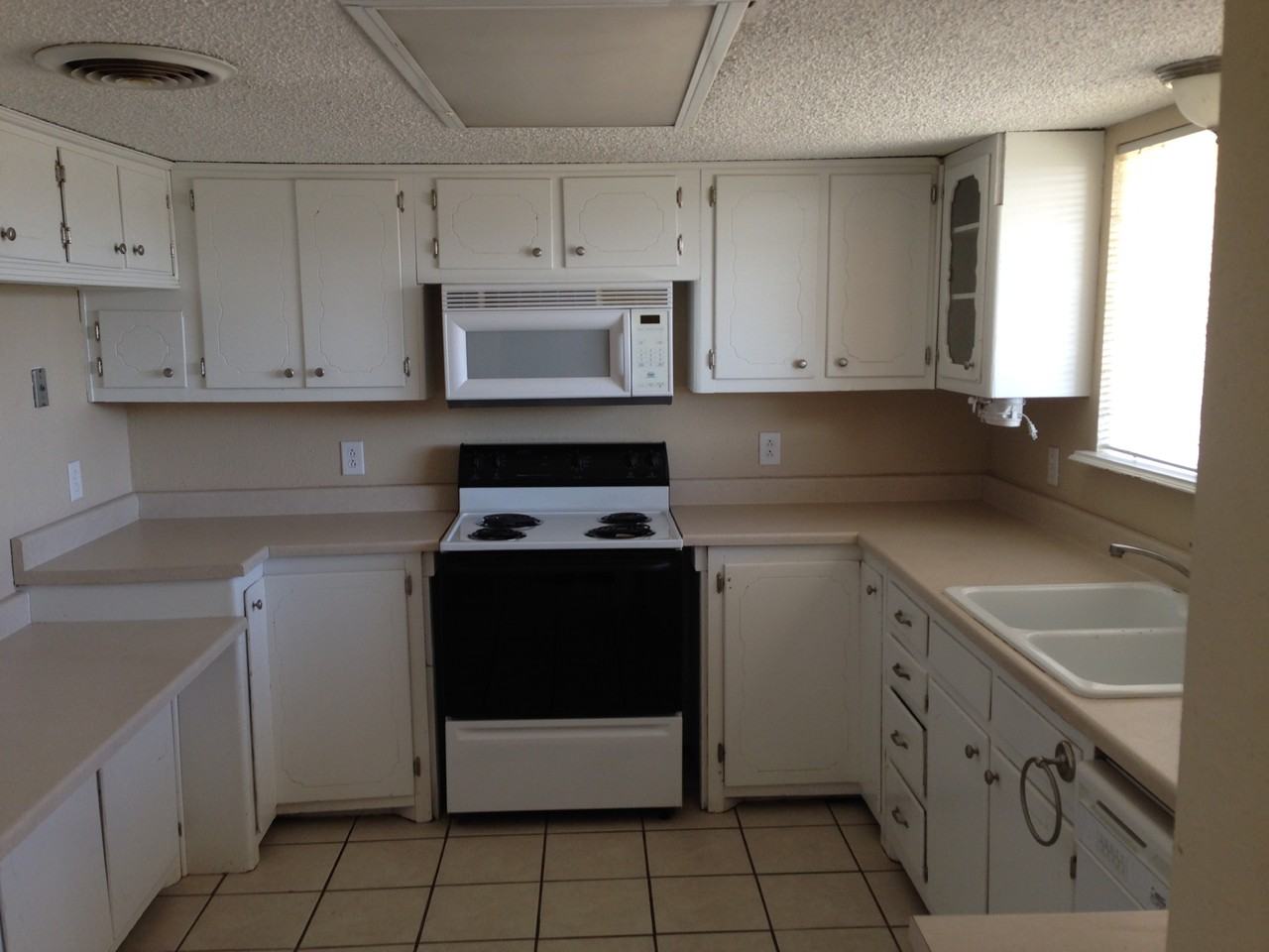 513 Corrales Road #NA - Photo 2 of 11