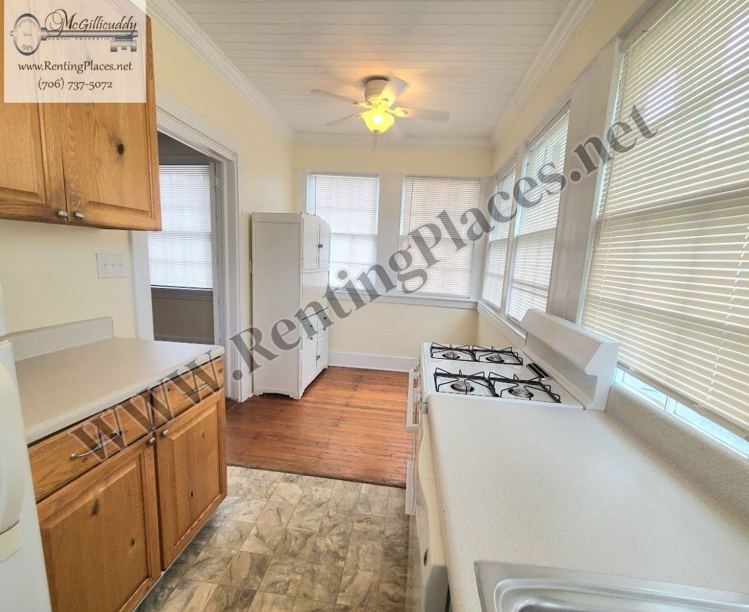 2097 Heckle St #C - Photo 4 of 9