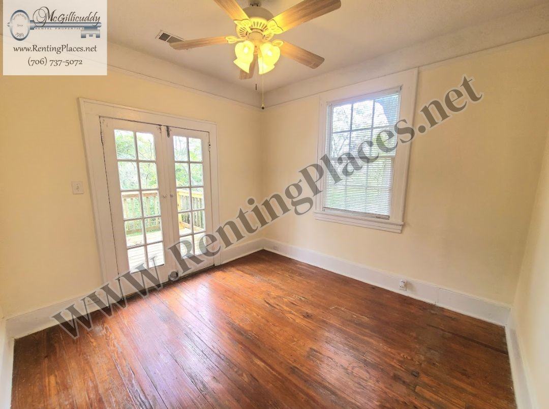 2097 Heckle St #C - Photo 7 of 9