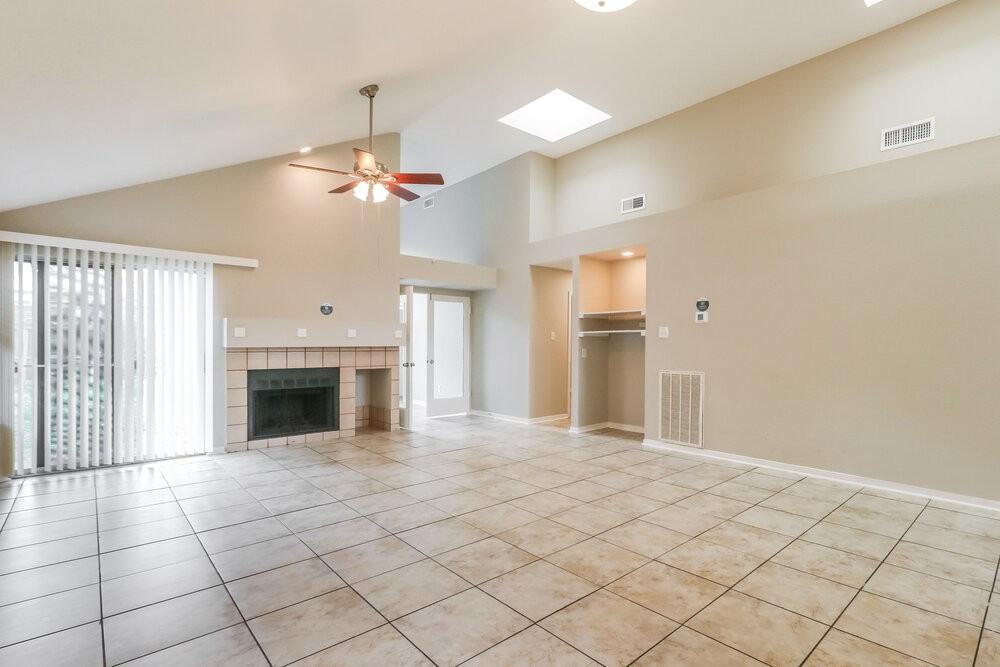 8619 Spring Green Dr - Photo 4 of 15