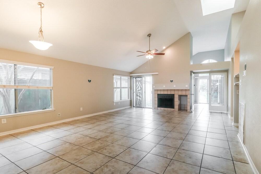 8619 Spring Green Dr - Photo 5 of 15