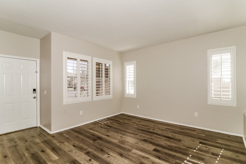 2042 S 87th St - Photo 5 of 17