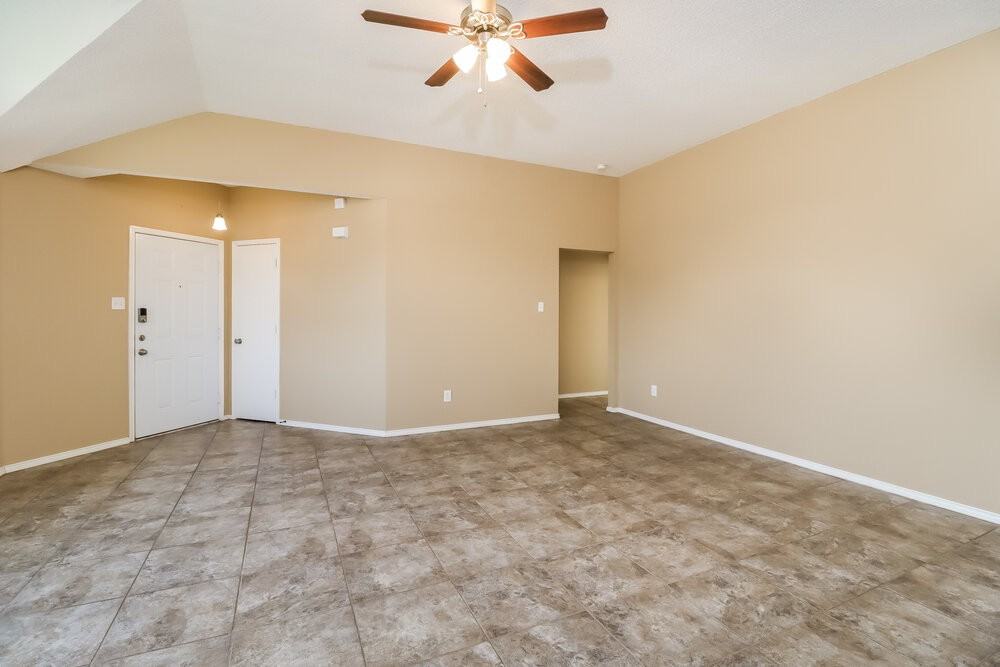 1308 Dawnridge Ct - Photo 3 of 16