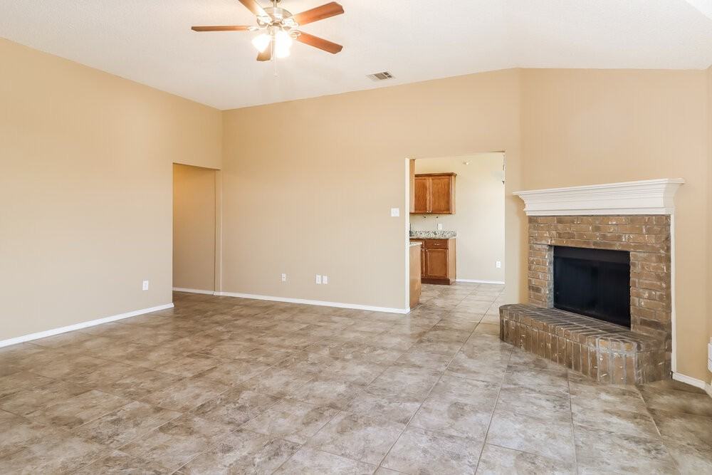 1308 Dawnridge Ct - Photo 4 of 16