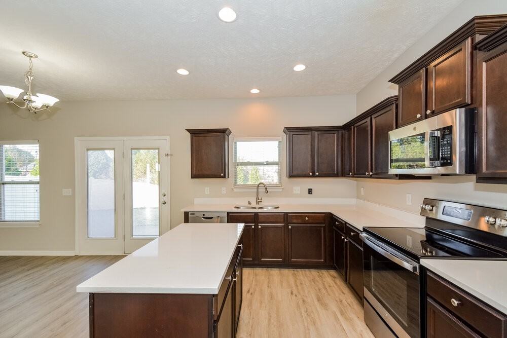 3512 Oval Hesson Ln - Photo 7 of 17