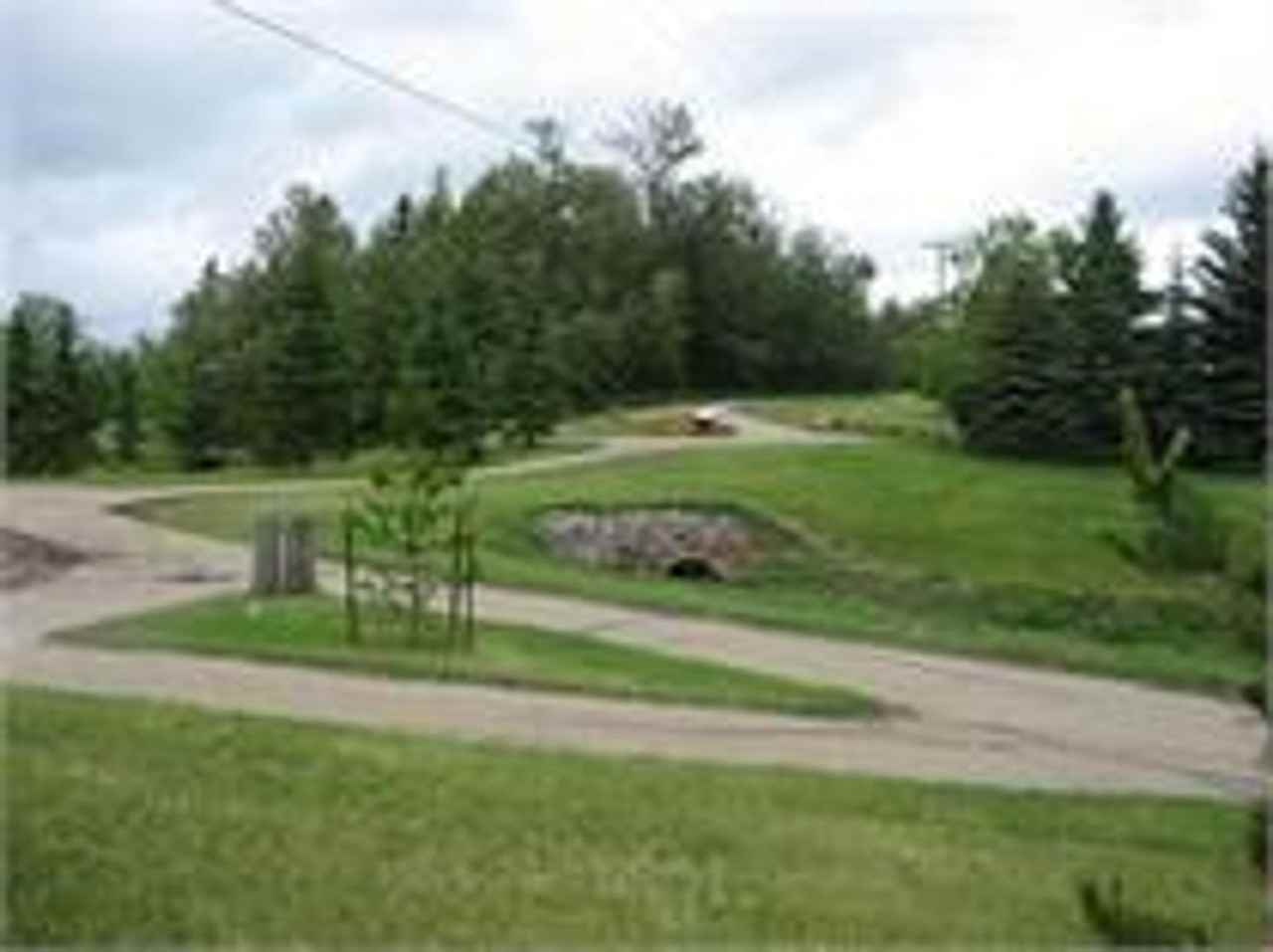 Two Bedroom Located Across From The Park! Minutes Away From All Amenities! - Photo 3 of 30