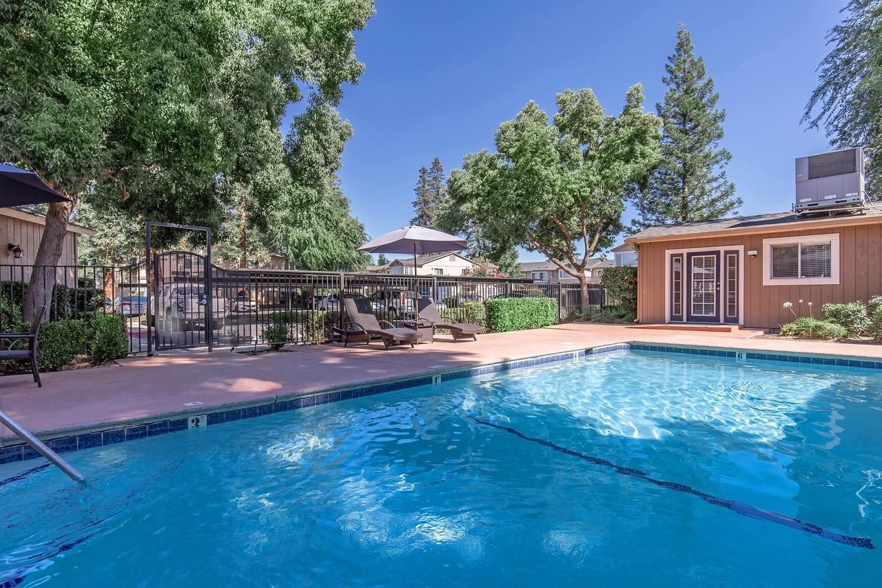 Foxwood Apartment Homes - Photo 2 of 37