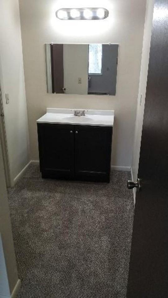 Woodstock Gardens Apartments - Photo 5 of 14