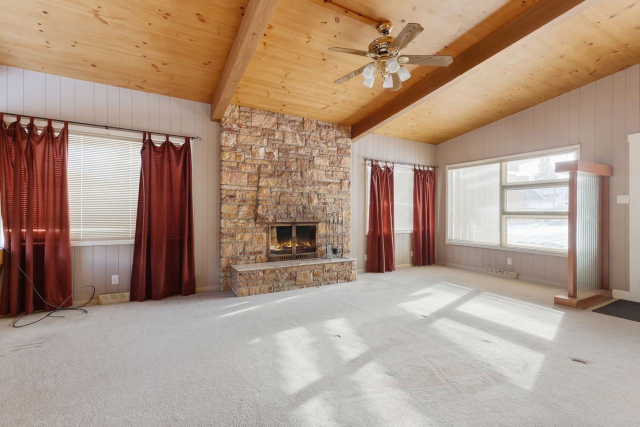 1704 48 Ave Sw - Photo 4 of 12