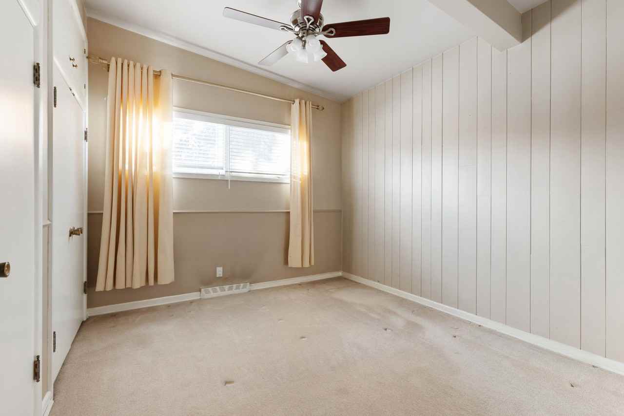 1704 48 Ave Sw - Photo 7 of 12