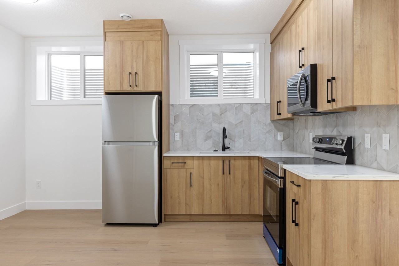 33 Harvard St Nw Lowr - Photo 2 of 11