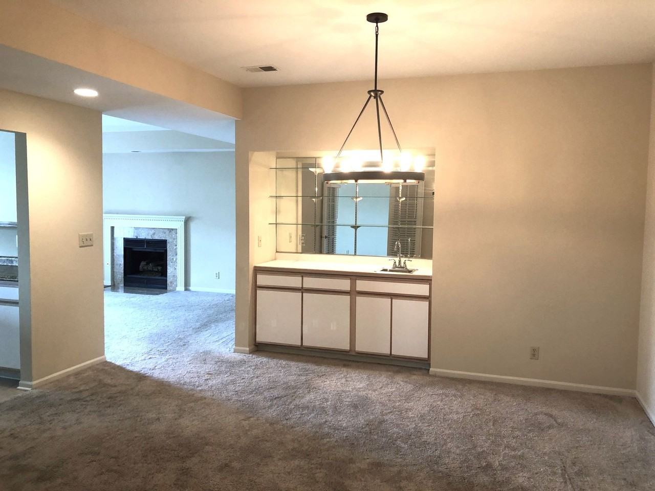 Spacious 2-bedroom apartments - Photo 3 of 10